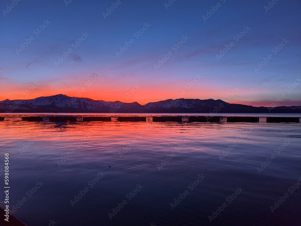 Obraz premium sunset on the lake
