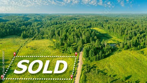 Foto Sold logo on ground