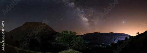 Foto Milky Way Galaxy over Mal Agha Valley, Bagh Malek, Khuzestan, Iran
