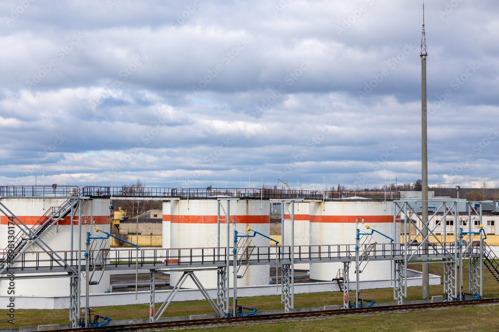 Tank farm with cylindrical fuel storage Tank farm with cylindrical fuel storage