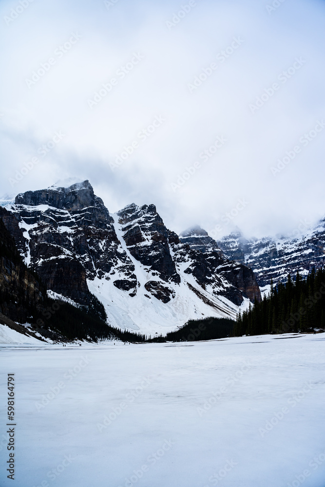 Obraz premium snow covered mountains