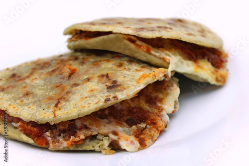 gordita de chicharrón, chicharrón prensado con queso, Comida mexicana. Desayuno mexicano. aluerzo mexicano, torilla, masa de maiz, tortilla frita,  photo