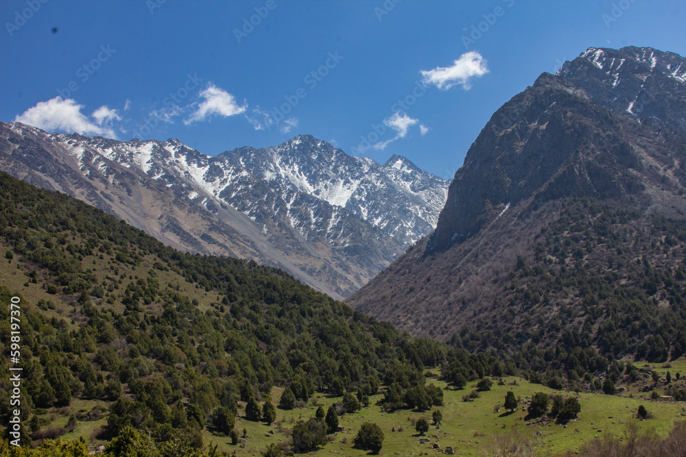Fototapeta premium mountains in the mountains
