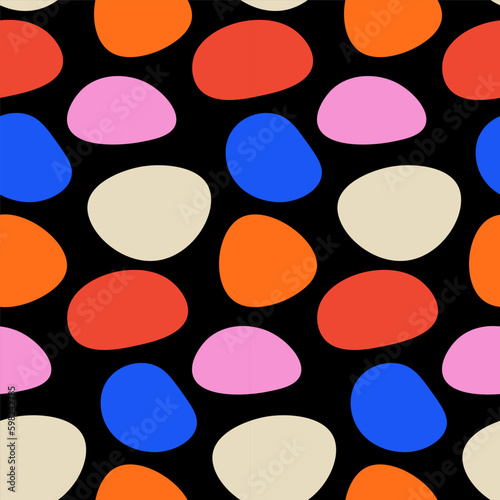 Abstract hand drawn organic shapes seamless pattern in retro style on a black background