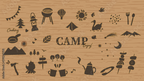 キャンプグッズ、アウトドア用品とレジャーのベクターアイコンイラスト素材セット。ナチュラル、木目焼き印