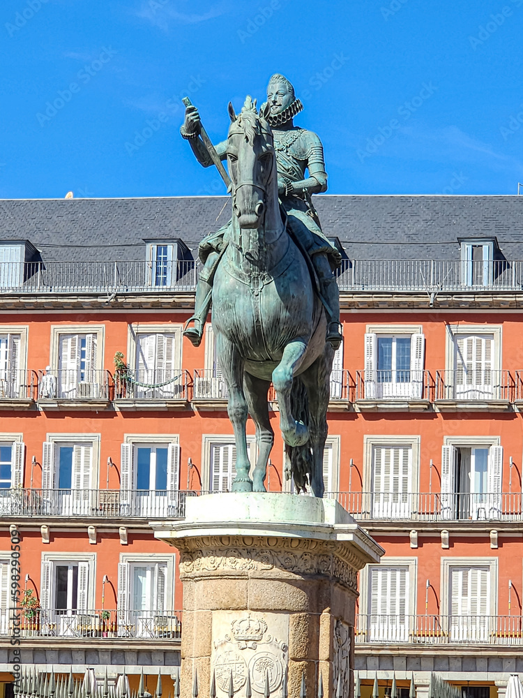 Fototapeta premium atmosphere plaza mayor in madrid