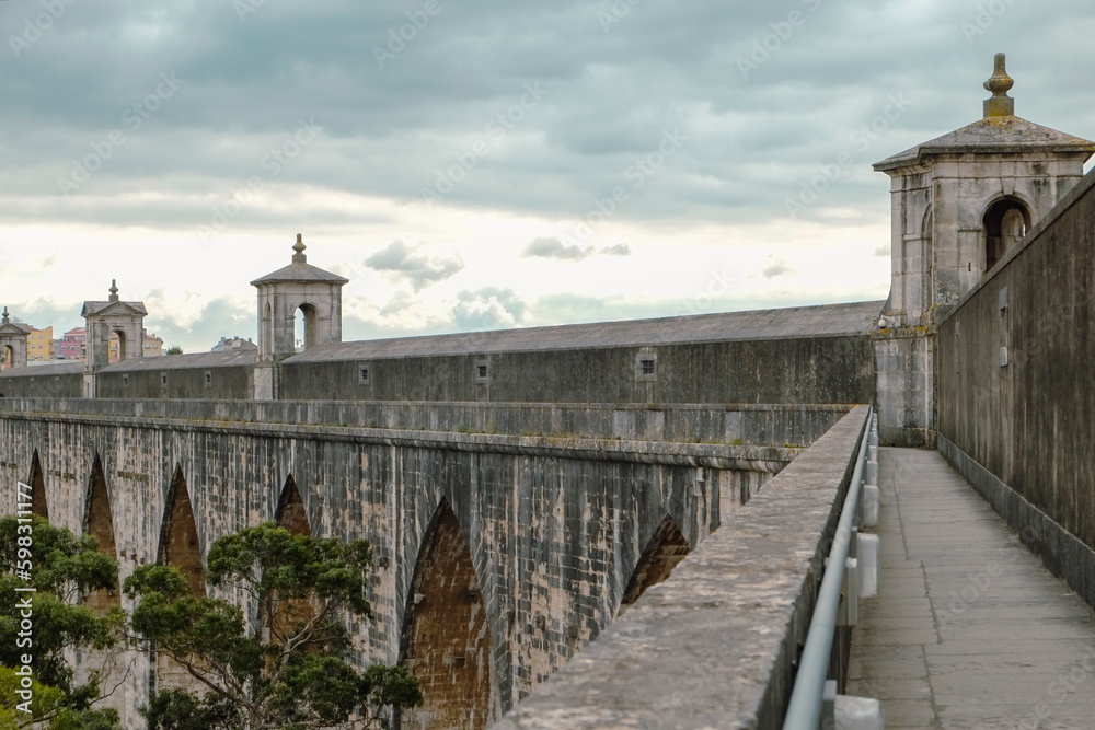 Portugal, Lisbon, Roman style aqueduct built in 1748 Portugal, Lisbon, Roman style aqueduct built in 1748
