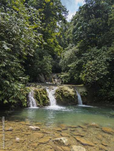 Catarata monta  a Costa Rica 