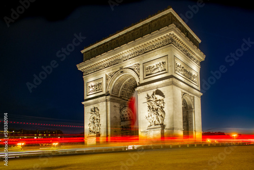 arc de triomphe at night © Amlan