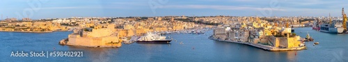 Fototapeta Naklejka Na Ścianę i Meble -  Panoramic aerial view of Valletta, Sliema, Birgu in Malta island.