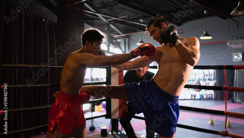 Using the feet is one of the master techniques of Muay Thai that is used to kick and lift to prevent kicks. which boxers are popularly used as weapons, Muay Thai,Thai martial arts.