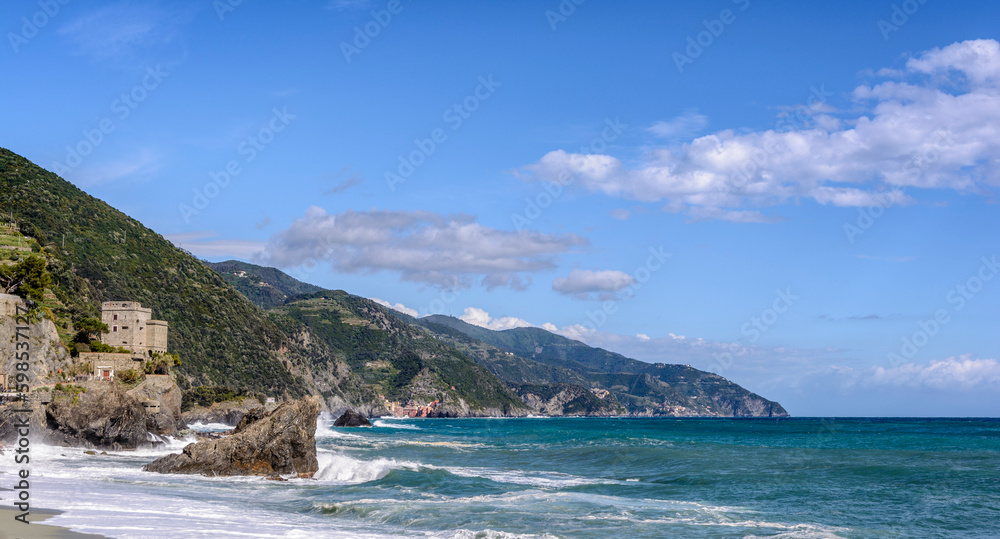 Strand von Monterosso al Mare, Italienische Riviera, Cinque Terre, Ligurien, Italien