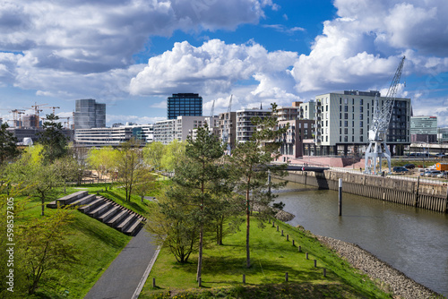 Baakenhafenpark Hamburg Frühjahr Hafencity 