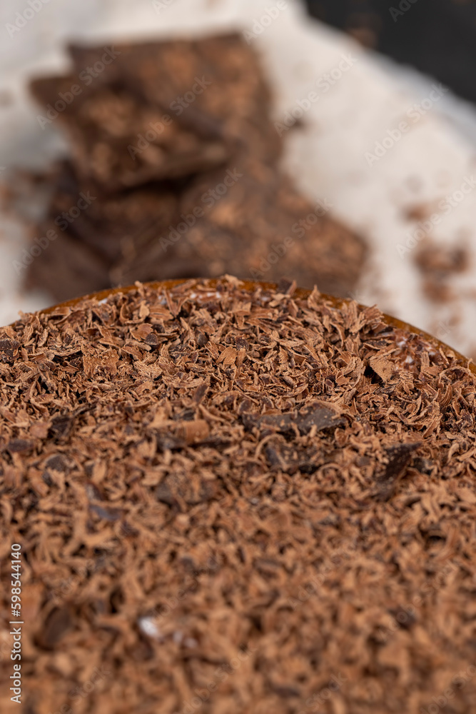 a large amount of finely crumbled milk chocolate a large amount of finely crumbled milk chocolate