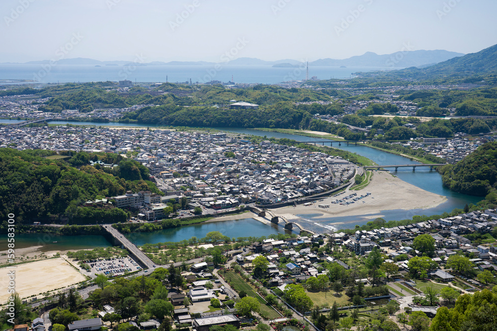 Obraz premium 山口県岩国市にある錦帯橋