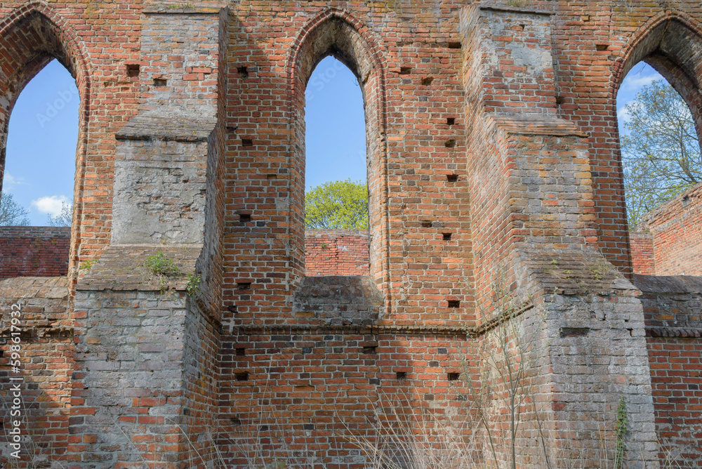 ruiny kościoła ewangelickiego w Steblewie