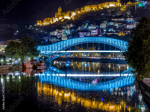 Brücke und Festung in Tiflis/Georgien