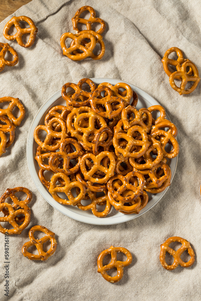 Crunchy Organic Hard Pretzel Crackers Crunchy Organic Hard Pretzel Crackers