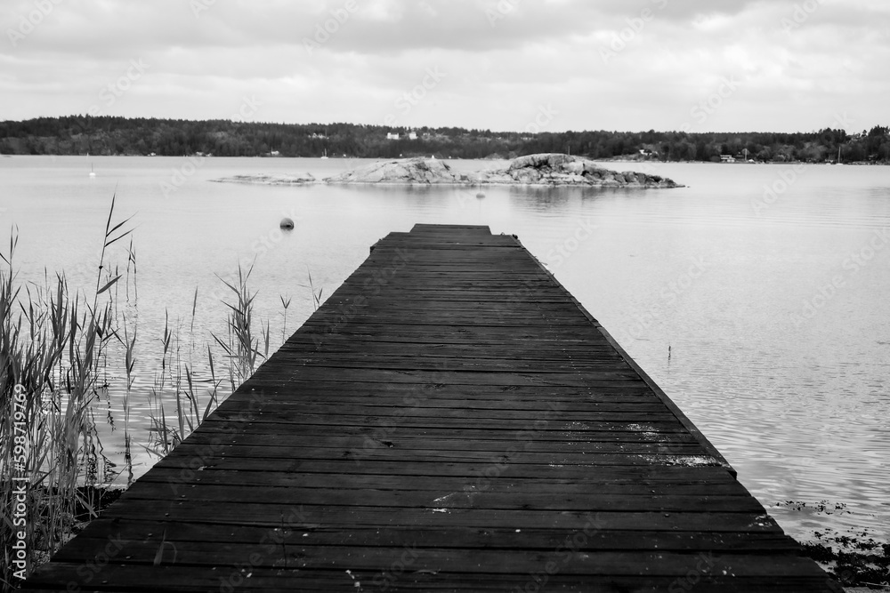 Fototapeta premium pier on the lake