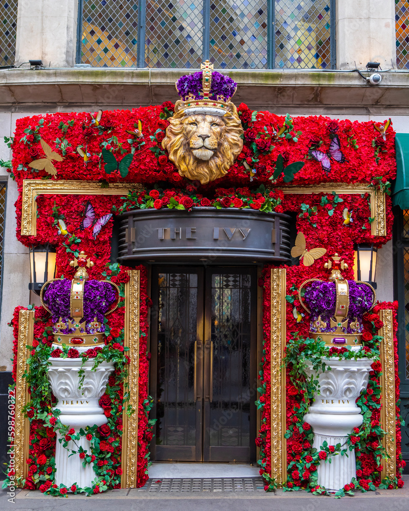 the-ivy-restaurant-in-london-for-the-coronation-of-king-charles-iii