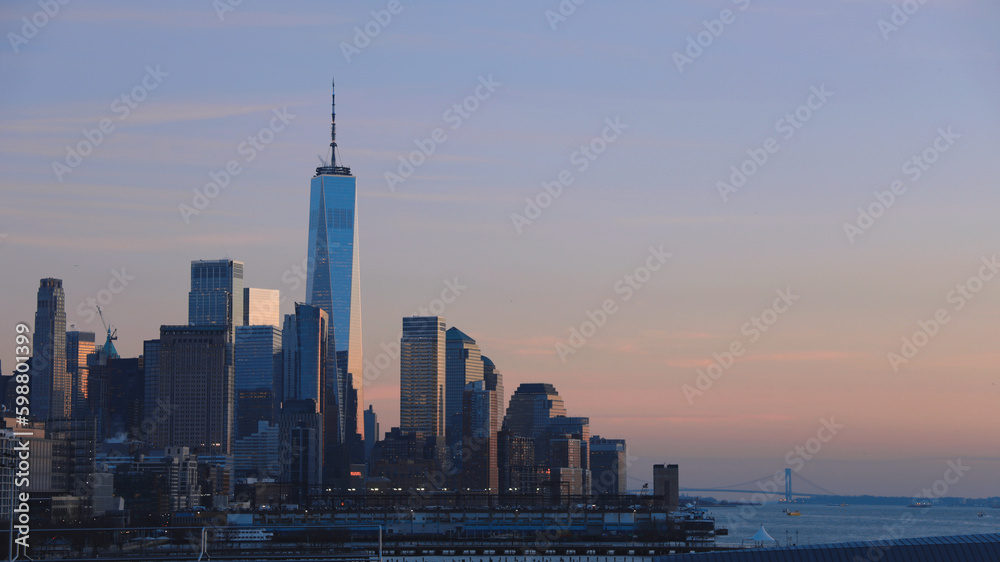 Fototapeta premium city skyline at sunset