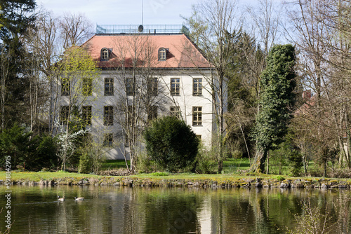 historisches Schloss Fußberg mit Schloßteich