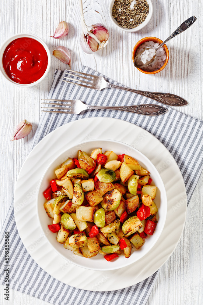Pan-Browned Potatoes with red pepper and garlic Pan-Browned Potatoes with red pepper and garlic