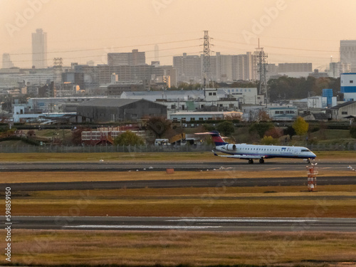 夕方の空港 © tokoteku_2018