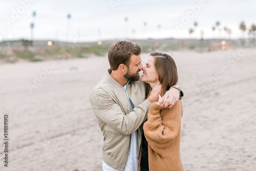 couple kissing