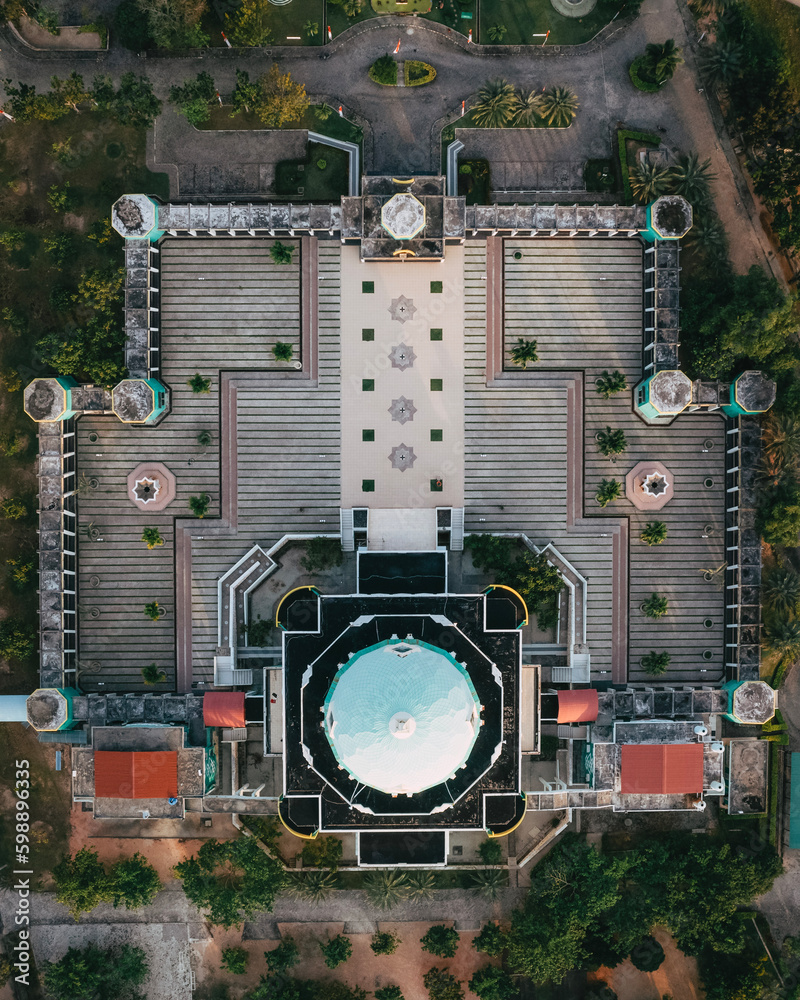Fototapeta premium Aerial photo of the Great Mosque of Karimun. The biggest Mosque in Karimun Regency.