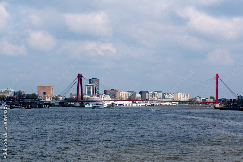 Obraz premium Willemsbrücke in Rotterdam.