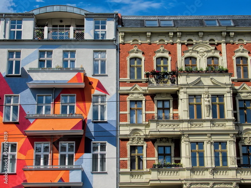 berlin, deutschland - alte und neue fassade