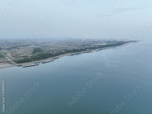 富山県の富山湾の綺麗な海 ドローン空撮