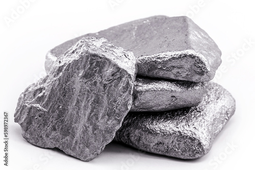 cerium is a chemical element with the Ce symbol, used in several applications and fundamental in the surface finish of glass and mirrors , macro photography