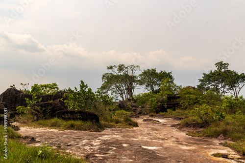 Rocky area of natural caves in the Colombian Amazon © Jordi Romo