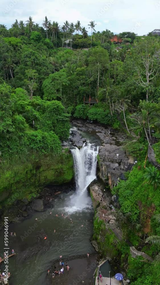 tegenungan waterfall zoom back tegenungan waterfall zoom back