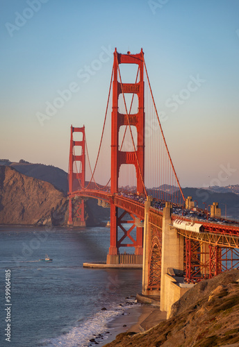 Obraz na płótnie Golden Gate Bridge and Fort Point Rock at Sunset w salonie