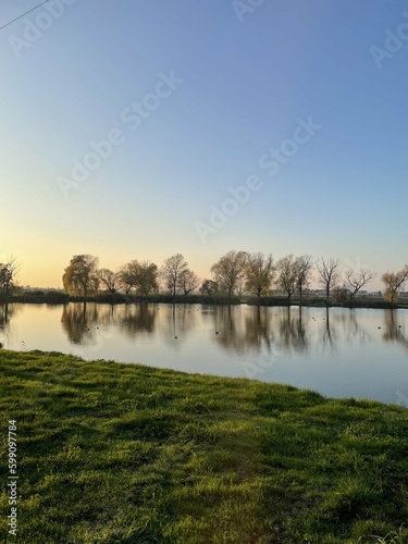 Fototapeta Naklejka Na Ścianę i Meble -  sunrise over the river
