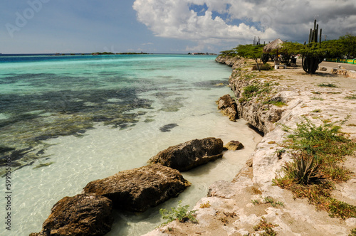 Fototapeta Naklejka Na Ścianę i Meble -  Pristine, turquoise waters at Mangel Halto Beach in the Caribbea