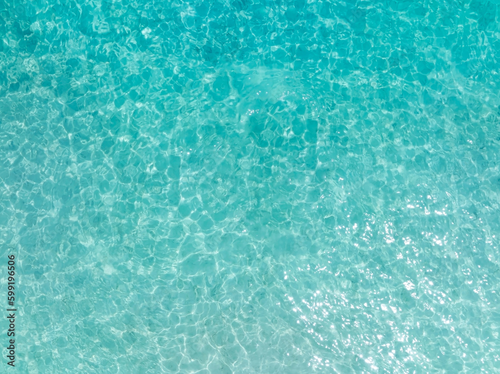 Aerial view of the Overhead view of crystal clear water on beach background - obrazy, fototapety, plakaty 