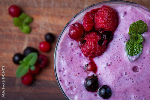 strawberry and blueberry smoothie