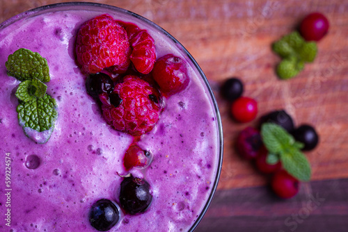 strawberry and blueberry smoothie