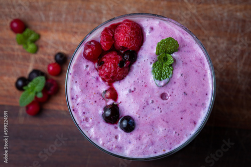 strawberry and blueberry smoothie