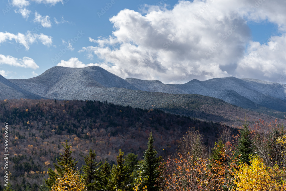 Obraz premium White Mountains Landscape in Late Autumn