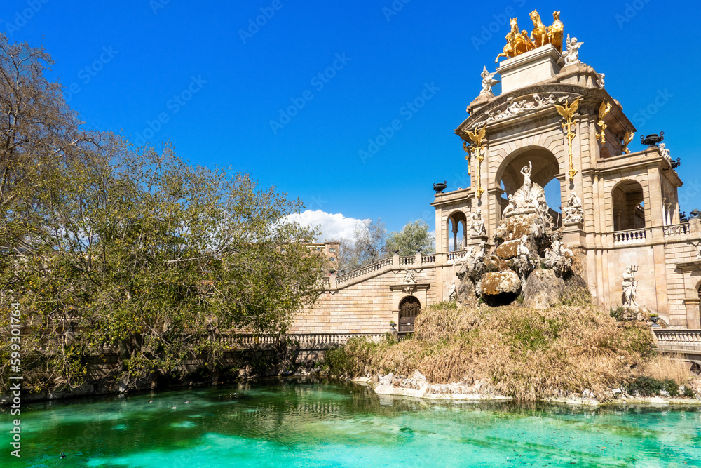 Obraz premium Fountain Cascada Monumental with arch and sculptural group, Barcelona, Spain