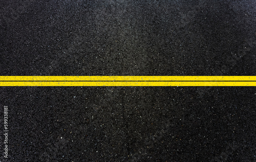 Lignes jaunes sur asphalte  © Unclesam