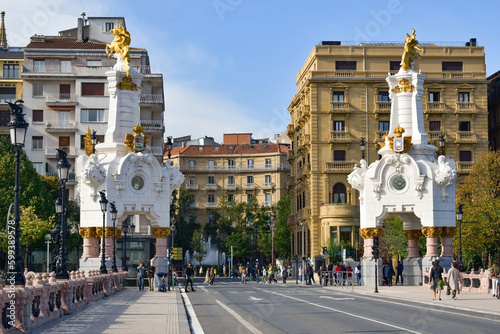 ARQUITECTURA CLÁSICA EN LA CIUDAD DE SAN SEBASTIÁN, PAIS VASCO.