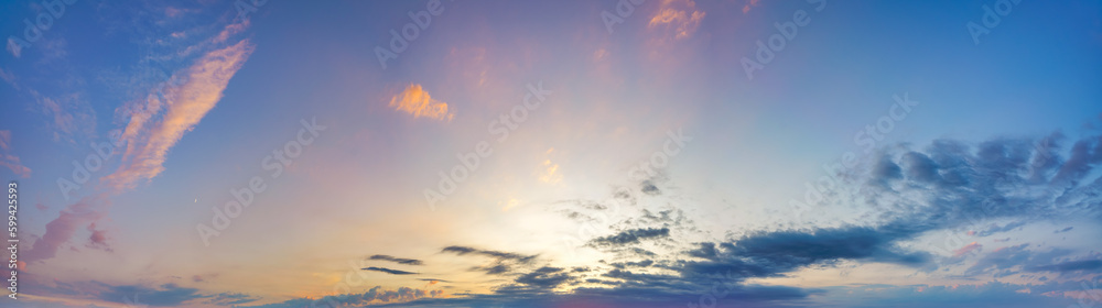 Obraz premium Natural background: dramatic sky at sunset