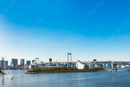 (東京都ｰ都市風景)青空とレインボーブリッジ２ © moarave