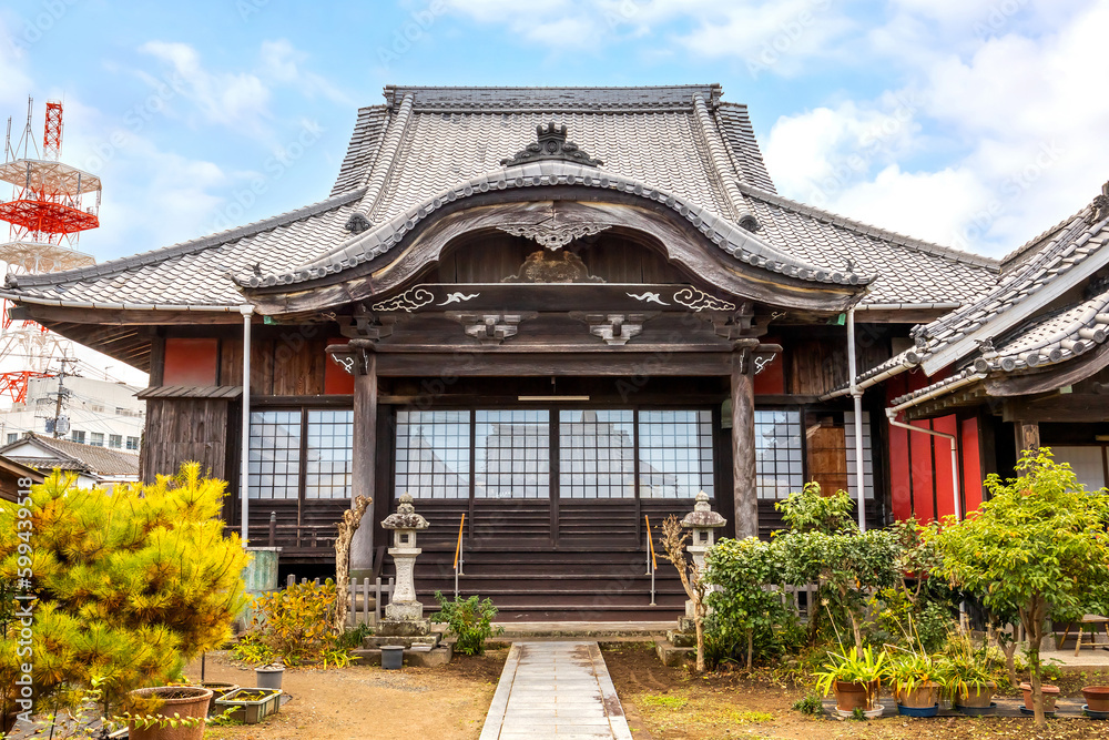 Goganji Temple (Red Wall Temple) established by the daimyo Kuroda Yoshitaka and founded by the priest Kuyo, situated a little south of the center of the Tera-machi district Goganji Temple (Red Wall Temple) established by the daimyo Kuroda Yoshitaka and founded by the priest Kuyo, situated a little south of the center of the Tera-machi district